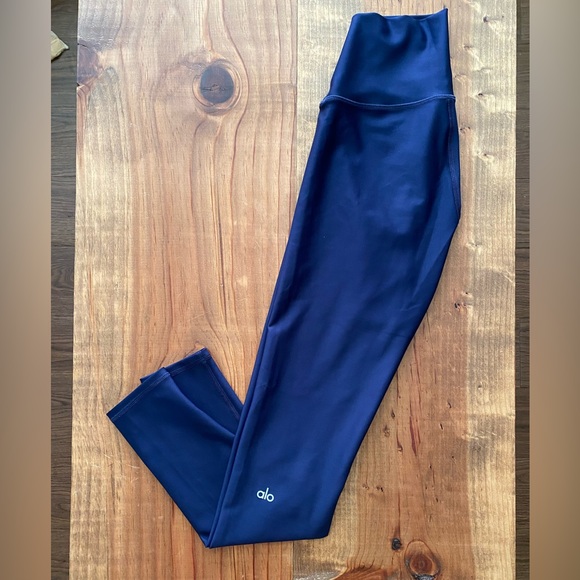ALO Yoga Pants & Jumpsuits Alo Leggingsairlift 78 Poshmark